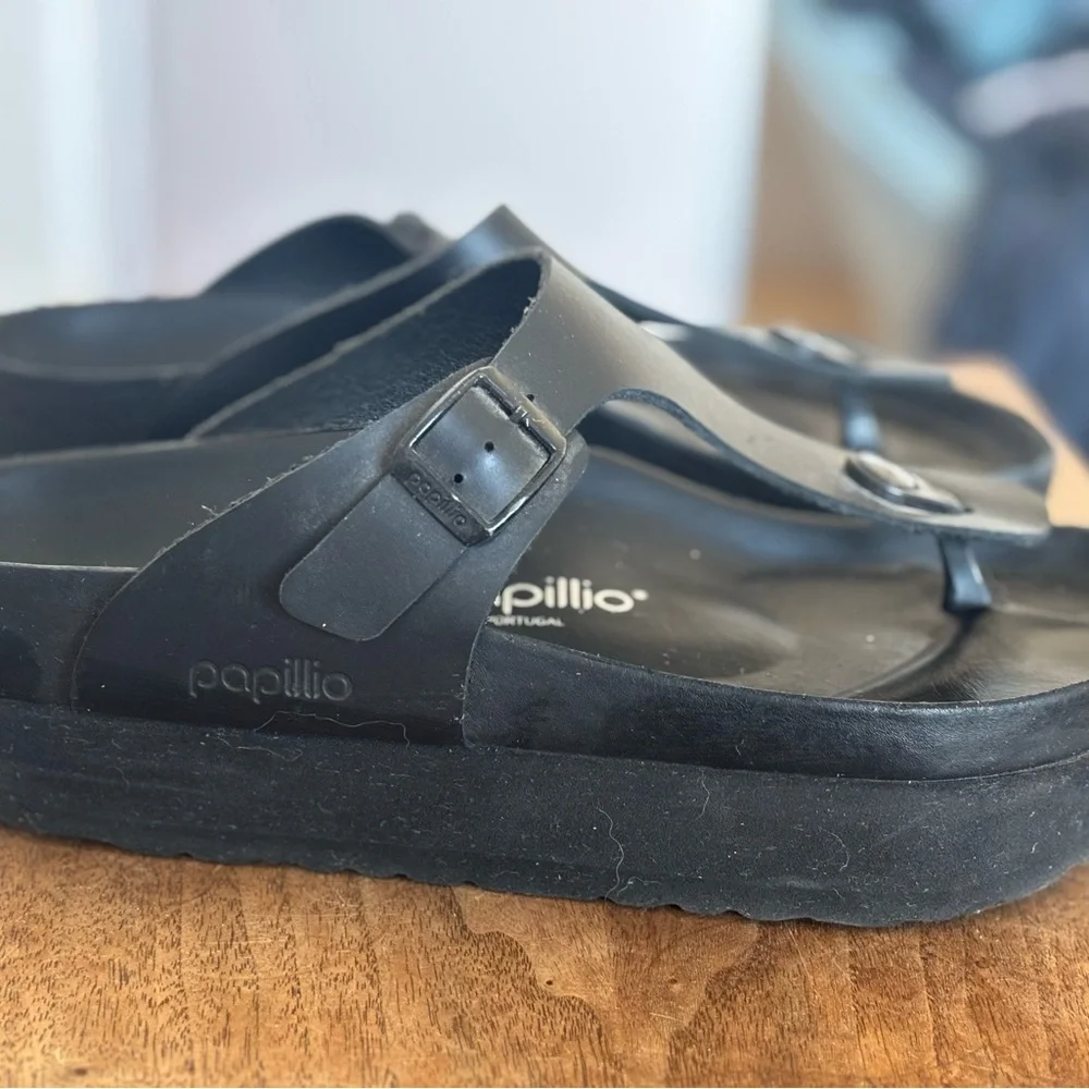 Birkenstock Black Sandals with Contoured Footbed - 39 - Picture 3 of 5
